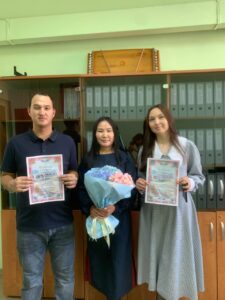 photo_5402188828615242613_y